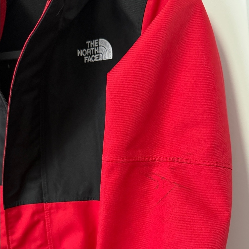 The North Face Kids' Red Black 2 in 1 Waterproof jacket and Fleece Sweater XS 6 - Picture 8 of 8